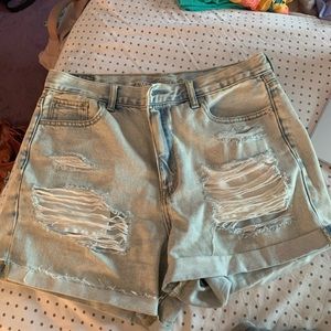 American Eagle Mom Short!